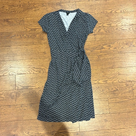 Ann Taylor wrap dress - size 4 - Picture 1 of 4